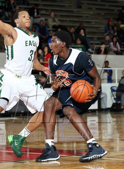 Thumbnail 2 in Fort Bend Bush vs. DeSoto (McDonald's Texas Invitational) photogallery.