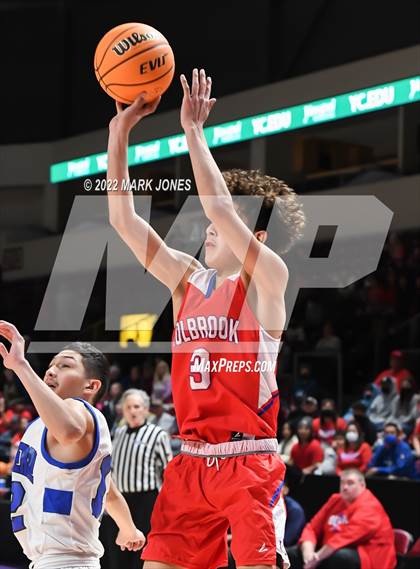 Thumbnail 2 in Holbrook vs. Camp Verde (AIA 3A Quarterfinal) photogallery.