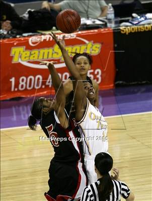 Thumbnail 3 in Fairfield vs. Oakland Tech (NorCal D1 Final)#2 photogallery.