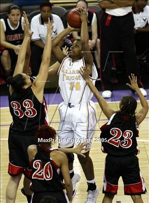 Thumbnail 2 in Fairfield vs. Oakland Tech (NorCal D1 Final)#2 photogallery.