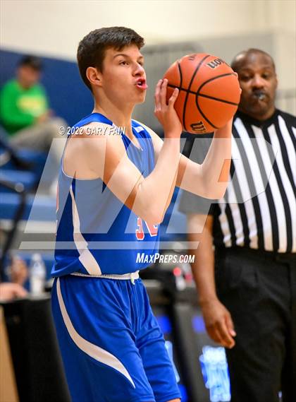 Thumbnail 3 in Rhea County vs CSTHEA Patriots (Battle At The Creek) photogallery.