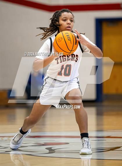 Thumbnail 2 in South View vs. Cape Fear Christian Academy (MLK Dream Jam 2024) photogallery.
