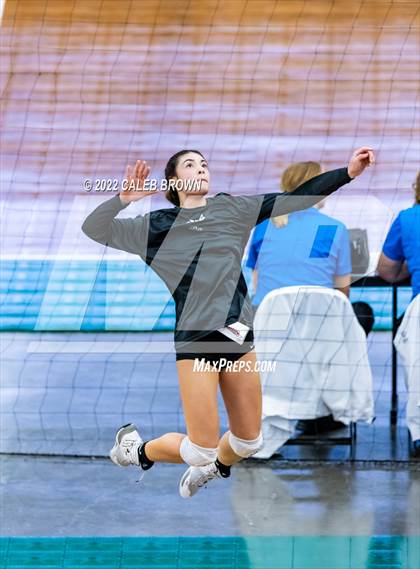Thumbnail 2 in Mountain View vs. Maple Mountain (UHSAA 5A Semi-Final) photogallery.
