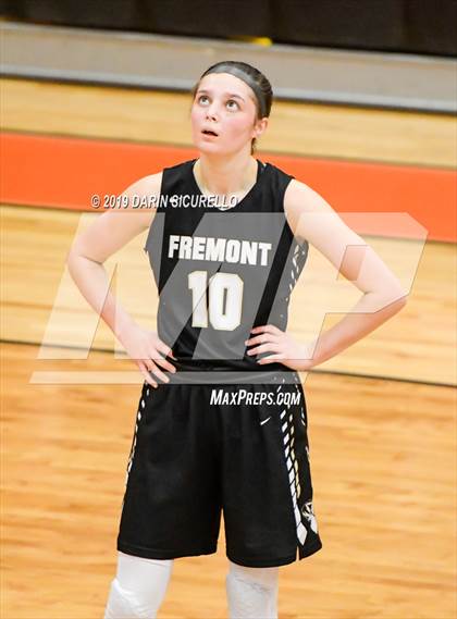 Thumbnail 3 in Fremont vs. Sacred Heart Cathedral Preparatory (NIKE Tournament of Champions) photogallery.