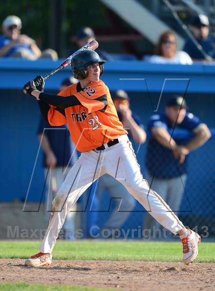Thumbnail 3 in Notre Dame vs. Lyndonville (NYSPHSAA Section 5 Class DD Semifinal) photogallery.