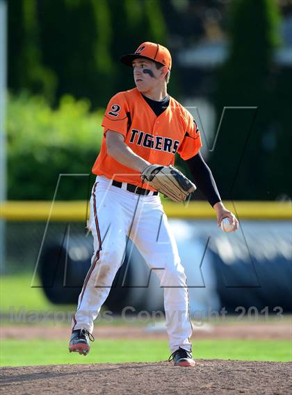 Thumbnail 3 in Notre Dame vs. Lyndonville (NYSPHSAA Section 5 Class DD Semifinal) photogallery.