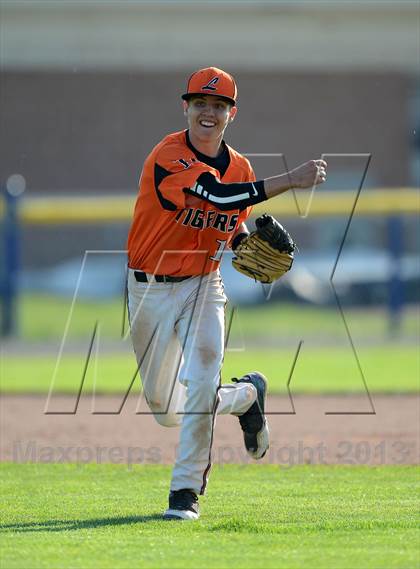 Thumbnail 2 in Notre Dame vs. Lyndonville (NYSPHSAA Section 5 Class DD Semifinal) photogallery.
