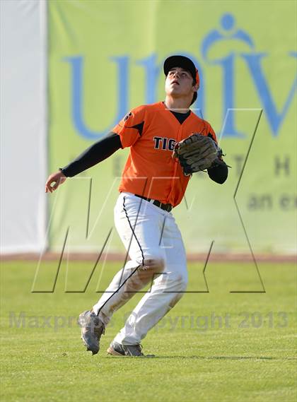 Thumbnail 1 in Notre Dame vs. Lyndonville (NYSPHSAA Section 5 Class DD Semifinal) photogallery.