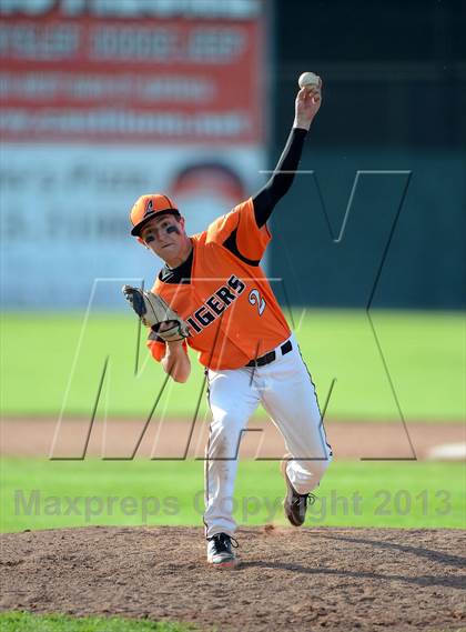 Thumbnail 1 in Notre Dame vs. Lyndonville (NYSPHSAA Section 5 Class DD Semifinal) photogallery.