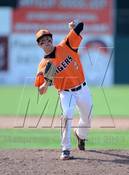 Thumbnail 2 in Notre Dame vs. Lyndonville (NYSPHSAA Section 5 Class DD Semifinal) photogallery.