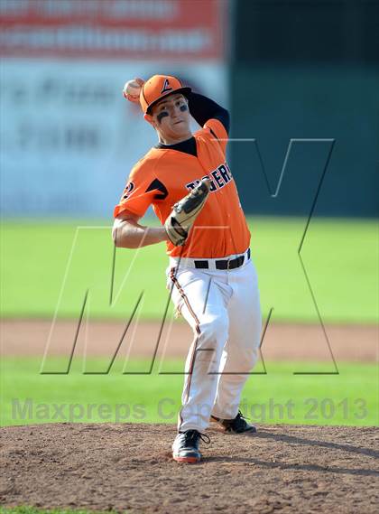 Thumbnail 3 in Notre Dame vs. Lyndonville (NYSPHSAA Section 5 Class DD Semifinal) photogallery.