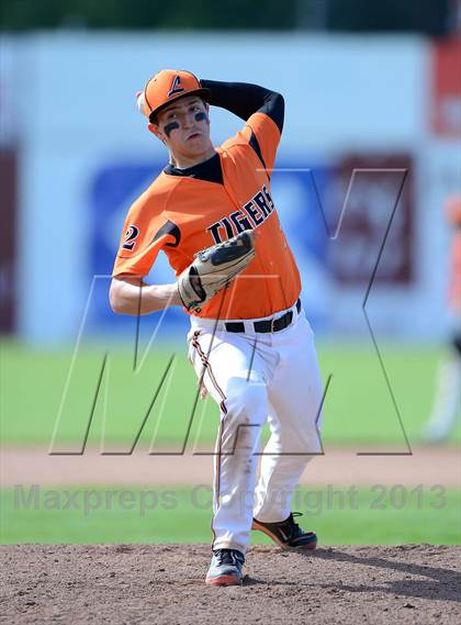 Thumbnail 3 in Notre Dame vs. Lyndonville (NYSPHSAA Section 5 Class DD Semifinal) photogallery.