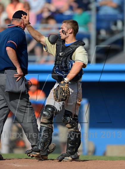 Thumbnail 1 in Notre Dame vs. Lyndonville (NYSPHSAA Section 5 Class DD Semifinal) photogallery.