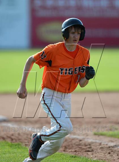 Thumbnail 3 in Notre Dame vs. Lyndonville (NYSPHSAA Section 5 Class DD Semifinal) photogallery.