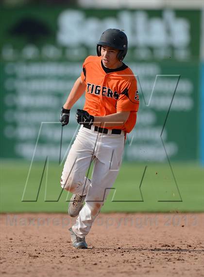 Thumbnail 1 in Notre Dame vs. Lyndonville (NYSPHSAA Section 5 Class DD Semifinal) photogallery.