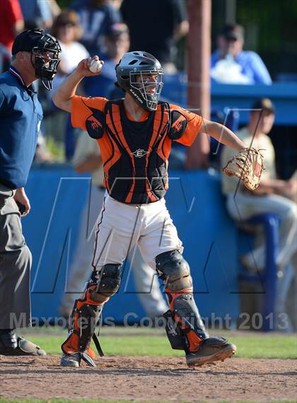 Thumbnail 1 in Notre Dame vs. Lyndonville (NYSPHSAA Section 5 Class DD Semifinal) photogallery.