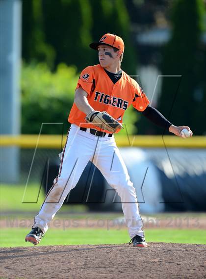 Thumbnail 1 in Notre Dame vs. Lyndonville (NYSPHSAA Section 5 Class DD Semifinal) photogallery.