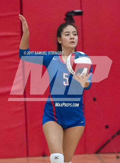 Thumbnail 3 in St. Ignatius vs. Archbishop Mitty (CIF CCS Open Division Final) photogallery.