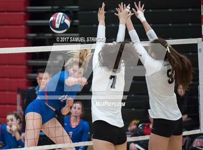 Thumbnail 1 in St. Ignatius vs. Archbishop Mitty (CIF CCS Open Division Final) photogallery.