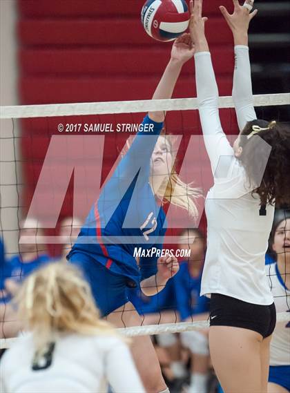 Thumbnail 1 in St. Ignatius vs. Archbishop Mitty (CIF CCS Open Division Final) photogallery.