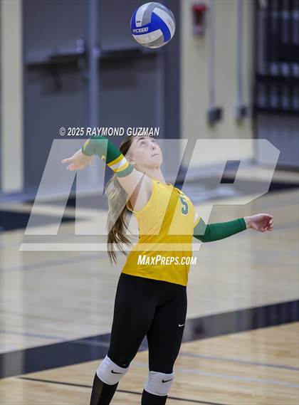 Thumbnail 1 in Kingsburg @ Clovis North photogallery.