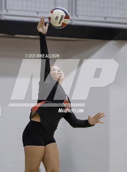 Thumbnail 3 in JV: Bradley Central @ Ooltewah photogallery.