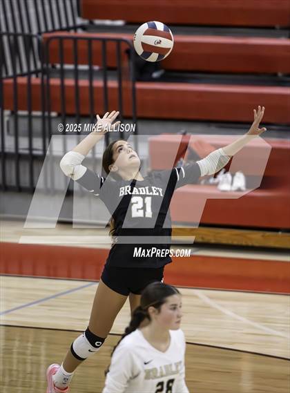 Thumbnail 1 in JV: Bradley Central @ Ooltewah photogallery.