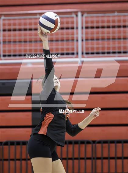Thumbnail 1 in JV: Bradley Central @ Ooltewah photogallery.