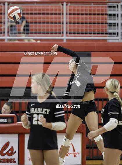 Thumbnail 1 in JV: Bradley Central @ Ooltewah photogallery.
