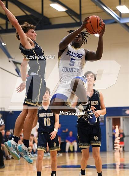 Thumbnail 2 in Soddy Daisy vs Bledsoe County (Battle At The Creek) photogallery.