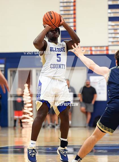 Thumbnail 2 in Soddy Daisy vs Bledsoe County (Battle At The Creek) photogallery.