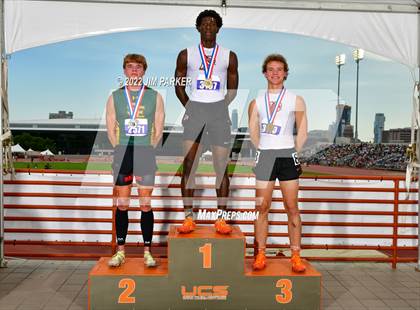 Thumbnail 2 in UIL 1A State Championship photogallery.