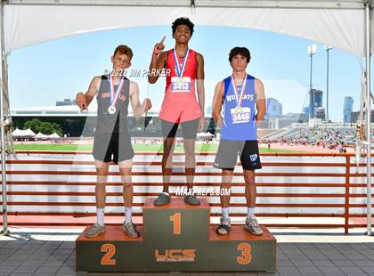 Thumbnail 1 in UIL 1A State Championship photogallery.