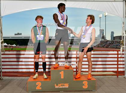 Thumbnail 3 in UIL 1A State Championship photogallery.