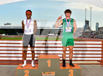 Thumbnail 1 in UIL 1A State Championship photogallery.
