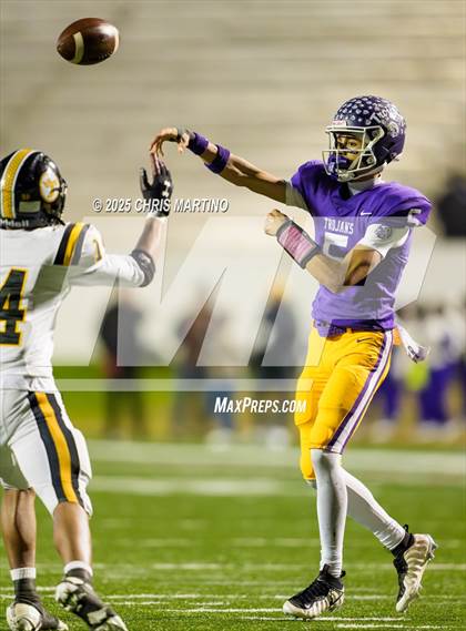 Thumbnail 2 in Irmo vs. Northwestern (SCHSL 5A Division 2 Final) photogallery.