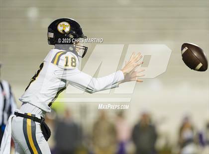 Thumbnail 3 in Irmo vs. Northwestern (SCHSL 5A Division 2 Final) photogallery.