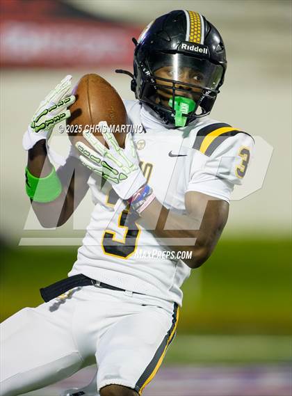 Thumbnail 3 in Irmo vs. Northwestern (SCHSL 5A Division 2 Final) photogallery.