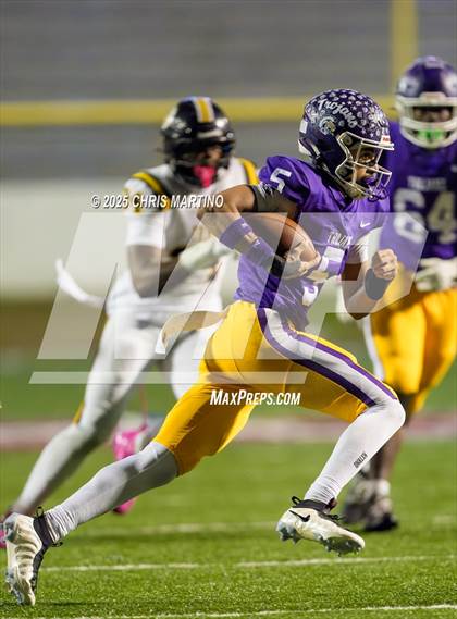 Thumbnail 2 in Irmo vs. Northwestern (SCHSL 5A Division 2 Final) photogallery.