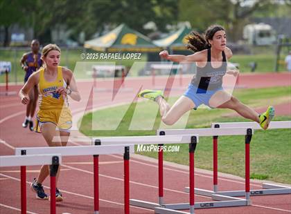 Thumbnail 3 in Rosehill Eagle Relays (300M Hurdles) photogallery.