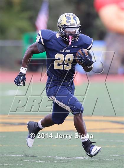 Thumbnail 1 in Elk Grove vs. Damonte Ranch (2014 Honor Bowl - NorCal) photogallery.