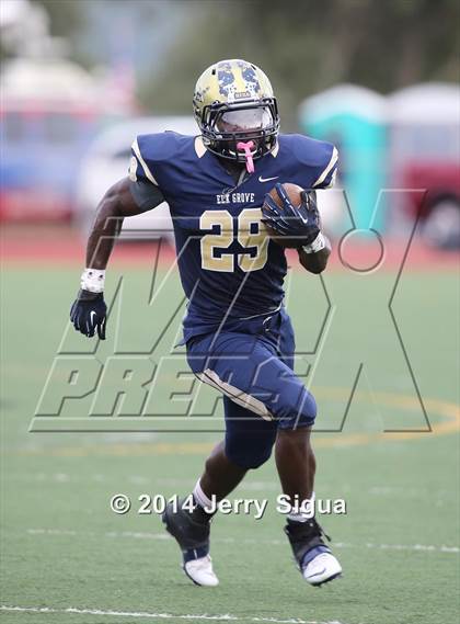 Thumbnail 1 in Elk Grove vs. Damonte Ranch (2014 Honor Bowl - NorCal) photogallery.