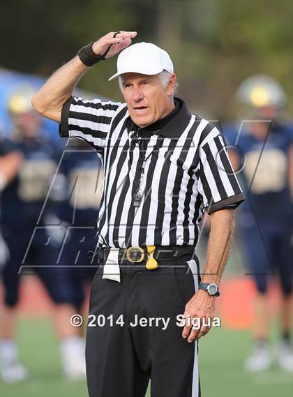 Thumbnail 2 in Elk Grove vs. Damonte Ranch (2014 Honor Bowl - NorCal) photogallery.