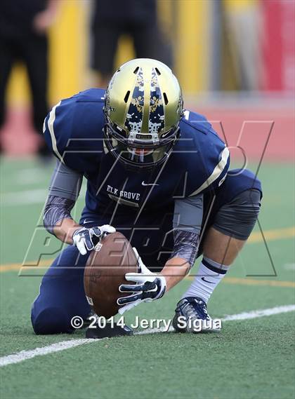 Thumbnail 3 in Elk Grove vs. Damonte Ranch (2014 Honor Bowl - NorCal) photogallery.