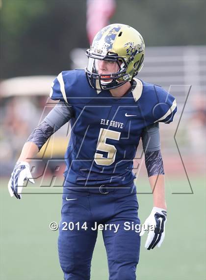 Thumbnail 3 in Elk Grove vs. Damonte Ranch (2014 Honor Bowl - NorCal) photogallery.
