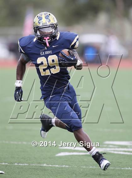 Thumbnail 1 in Elk Grove vs. Damonte Ranch (2014 Honor Bowl - NorCal) photogallery.