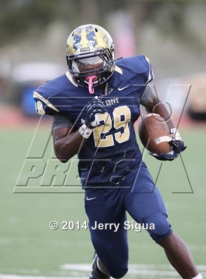 Thumbnail 2 in Elk Grove vs. Damonte Ranch (2014 Honor Bowl - NorCal) photogallery.