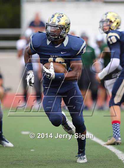 Thumbnail 3 in Elk Grove vs. Damonte Ranch (2014 Honor Bowl - NorCal) photogallery.