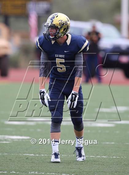 Thumbnail 2 in Elk Grove vs. Damonte Ranch (2014 Honor Bowl - NorCal) photogallery.