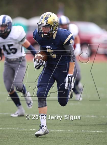 Thumbnail 2 in Elk Grove vs. Damonte Ranch (2014 Honor Bowl - NorCal) photogallery.